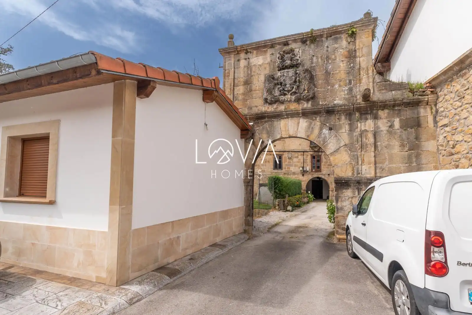 Vista exterior de Piso en venta en San Felices de Buelna