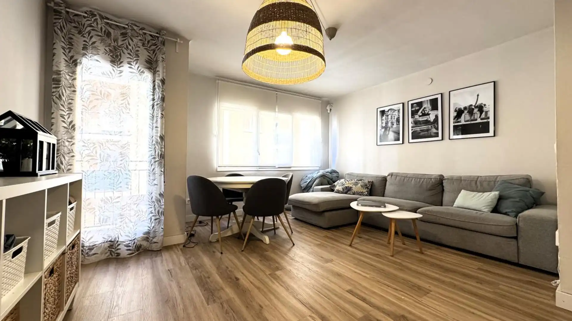 Sala de estar de Piso en venta en Girona Capital con Terraza y Amueblado