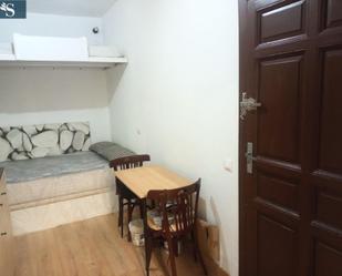 Study to rent in Calle ATOCHA, Cortes - Huertas