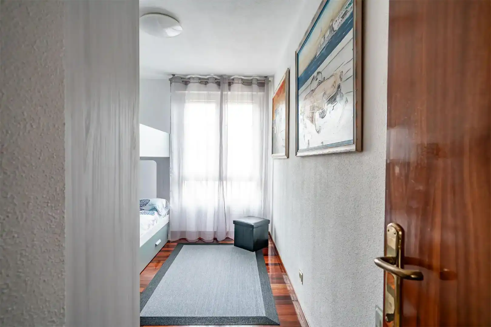 Schlafzimmer von Wohnung zur Miete in Santander mit Balkon
