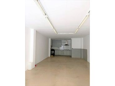 Locale commerciale in vendita a Calle SANT SEBASTIA