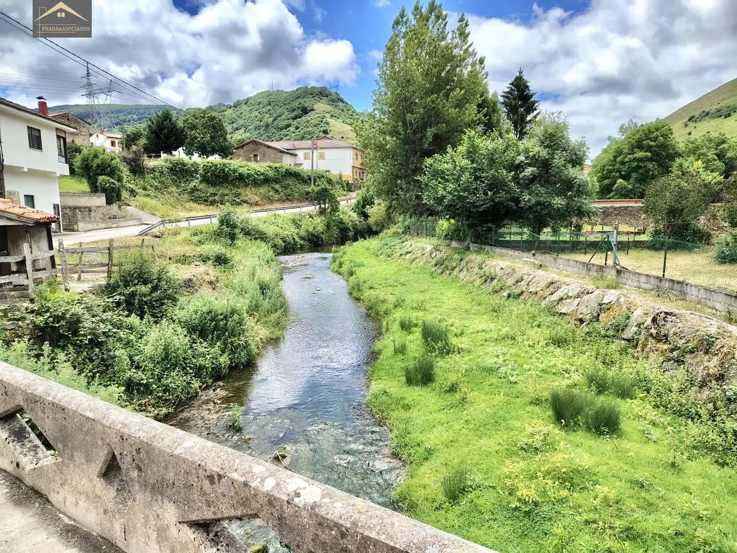 Vista exterior de Casa o xalet en venda en Santiurde de Reinosa