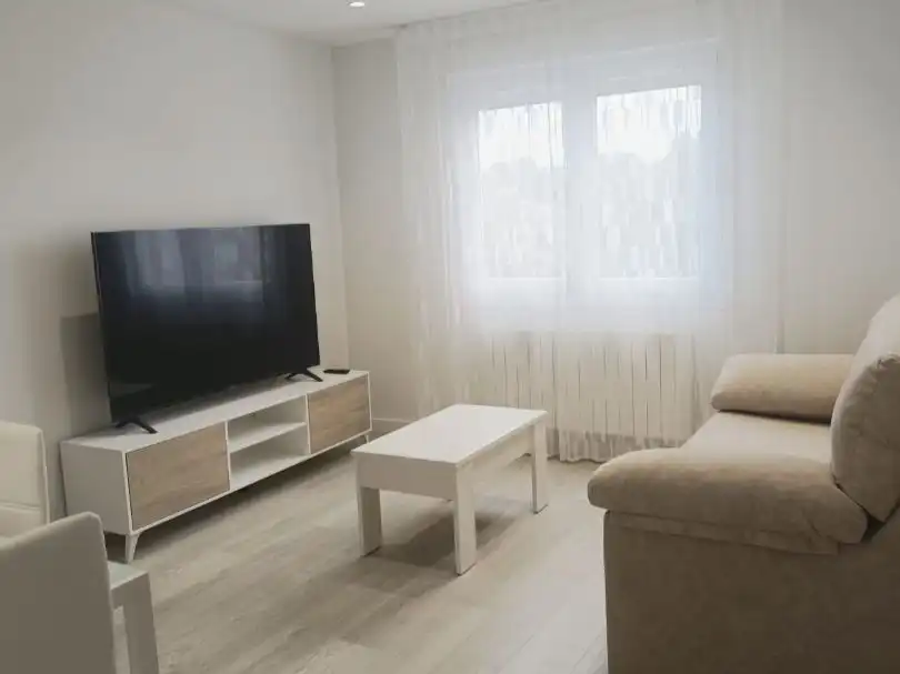 Sala d'estar de Pis per a compartir en  Logroño amb Calefacció, Moblat i Forn