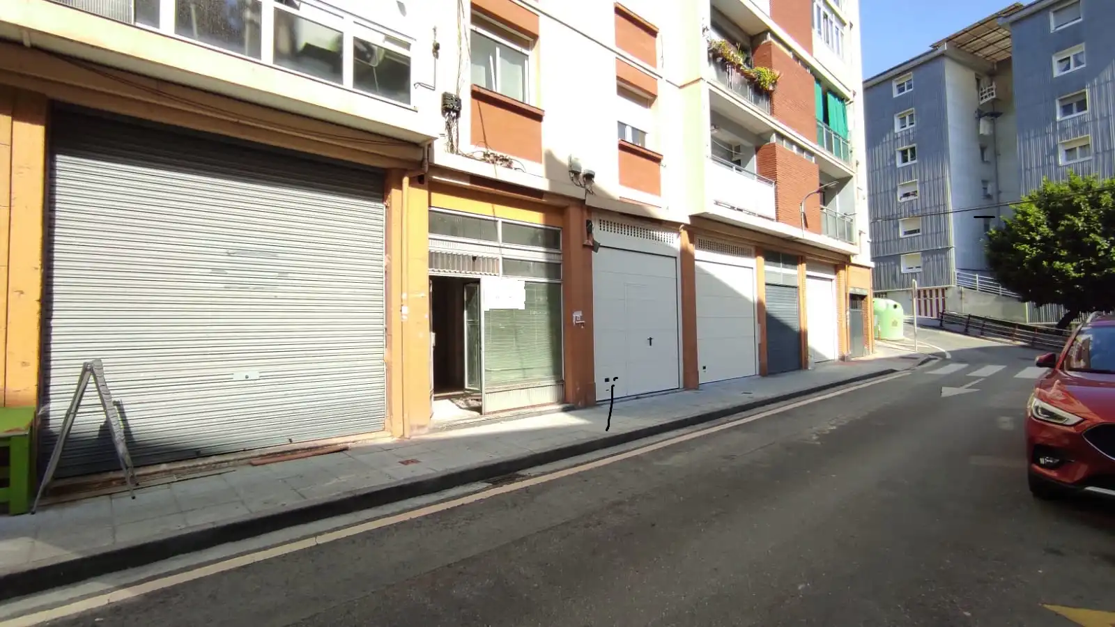 Locale commerciale in vendita a Barrio Ongarai Hauzoa 4