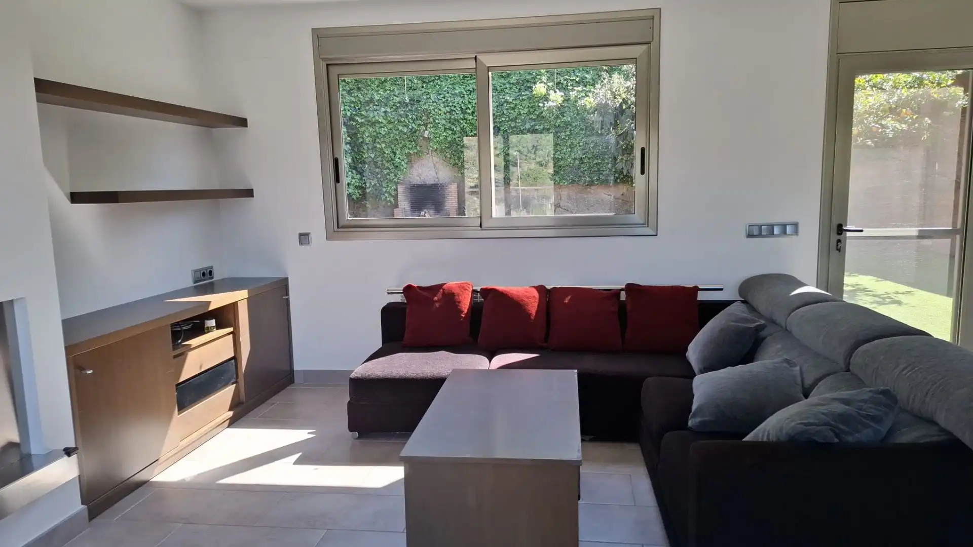 Sala de estar de Casa o chalet en venta en Vallirana con Aire acondicionado, Calefacción y Terraza