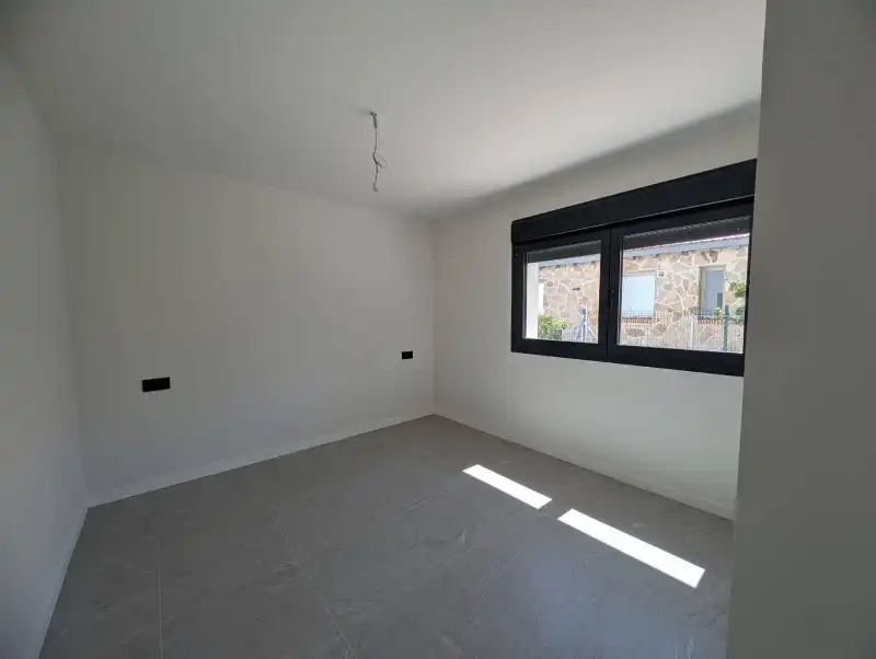 Casa adosada en venta en El Espinar con Calefacción y Terraza