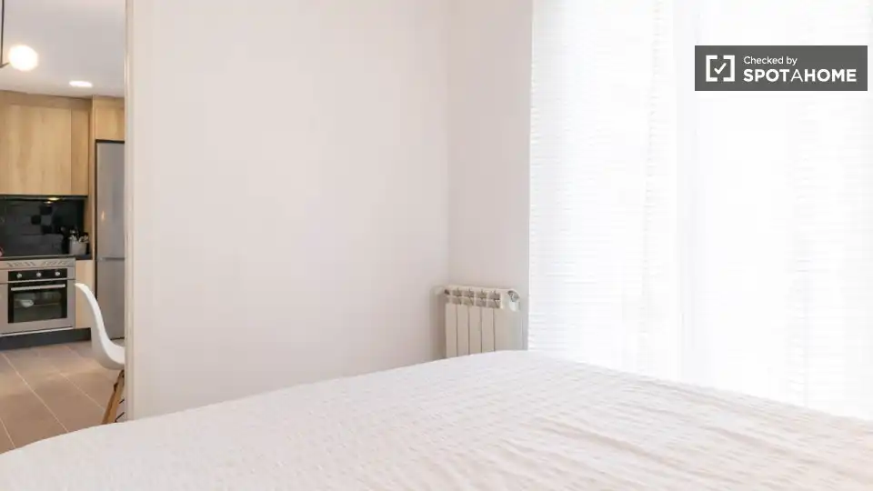 Habitación de Piso de alquiler en Madrid con Aire acondicionado, Calefacción y Amueblado