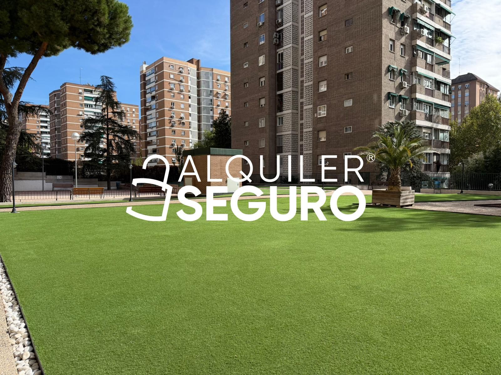 Vista exterior de Pis de lloguer en  Madrid Capital amb Aire condicionat, Calefacció i Terrassa
