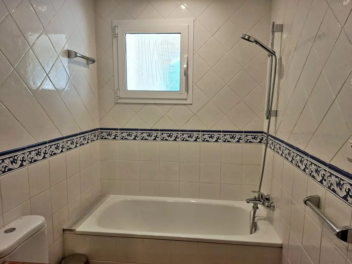 Baño de Apartamento en venta en Dénia con Aire acondicionado, Calefacción y Terraza