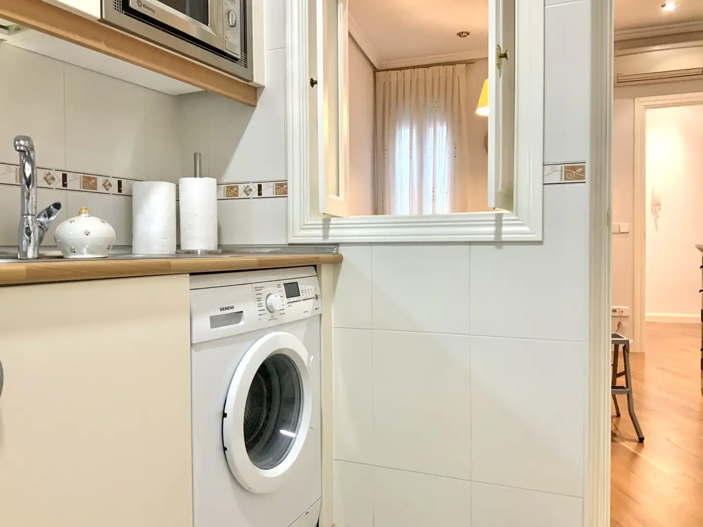 Bathroom of Flat for rent in Madrid  with Air Conditioner, Heating and Furnished