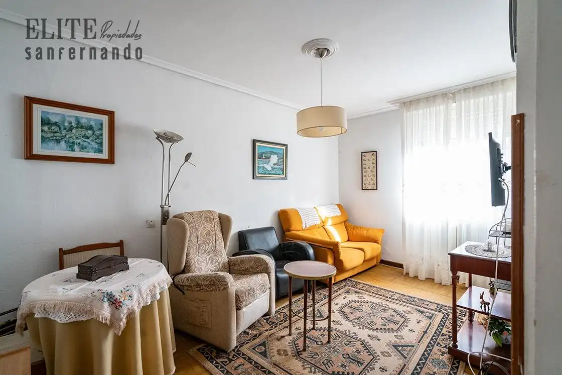 Sala de estar de Casa o chalet en venta en Santander con Calefacción, Jardín privado y Parquet