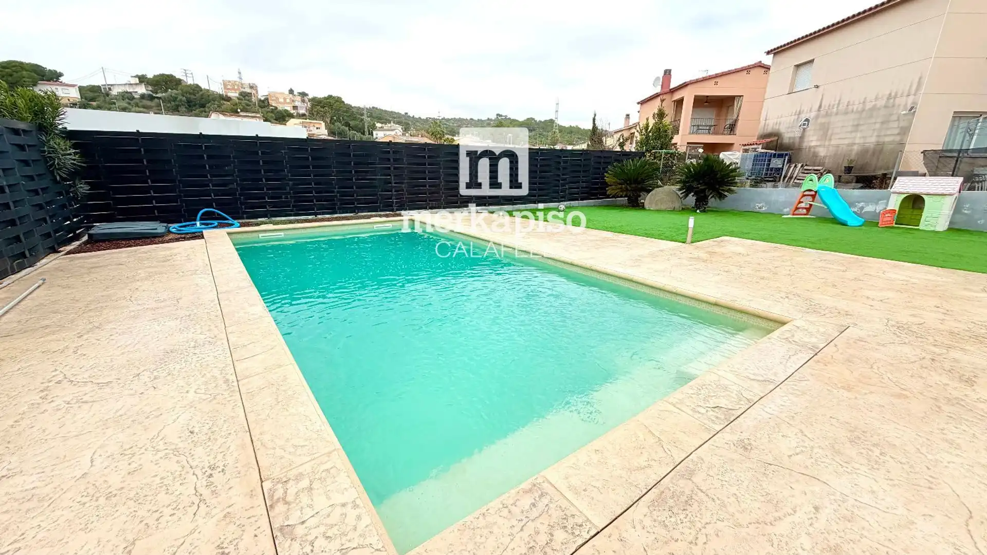 Piscina de Casa o chalet en venta en Calafell con Aire acondicionado, Calefacción y Jardín privado