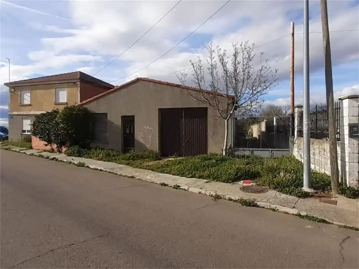 Vista exterior de Casa o chalet en venta en Pozuelo del Páramo