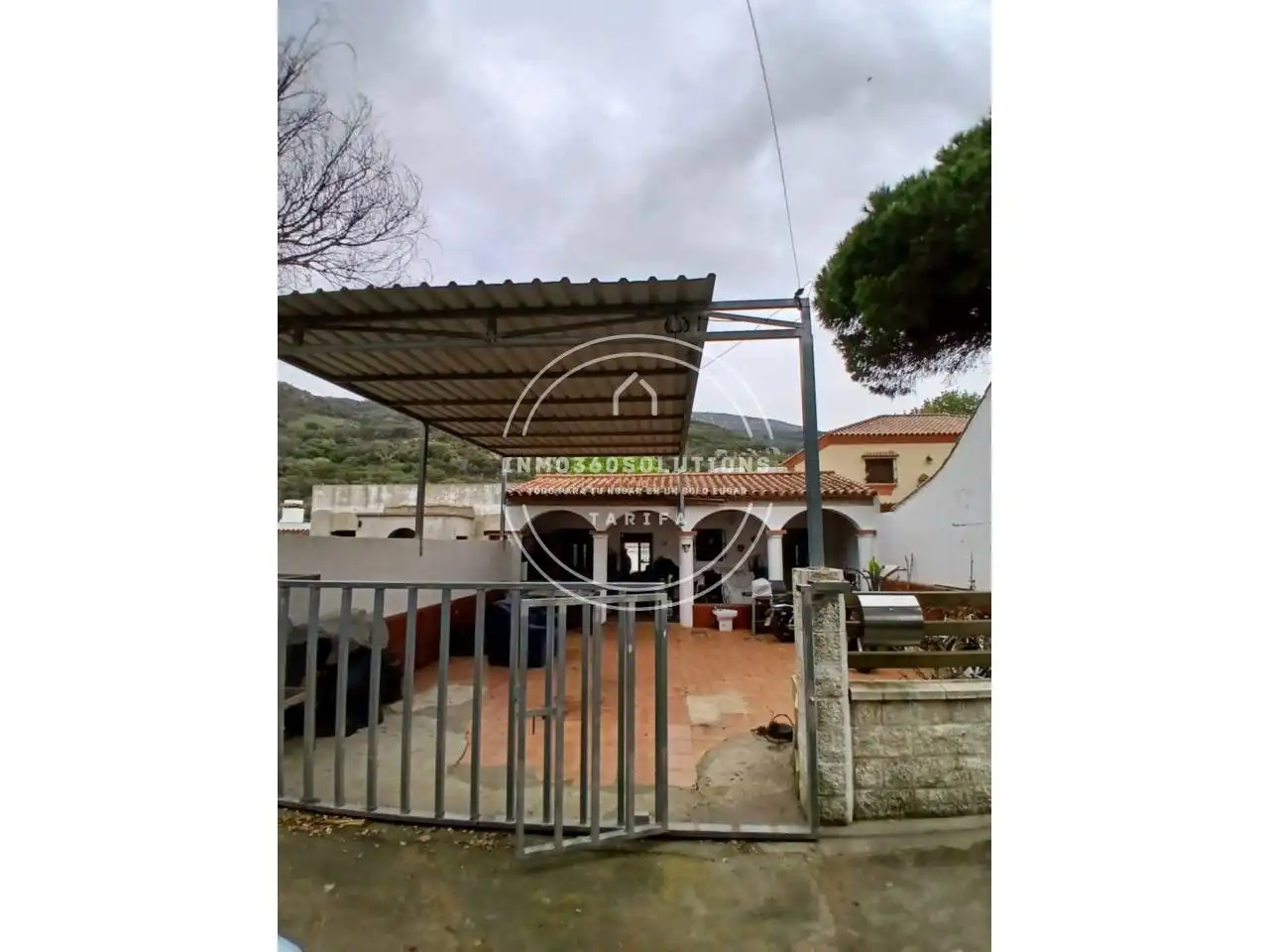 Vista exterior de Casa o xalet en venda en Tarifa amb Aire condicionat, Jardí privat i Terrassa