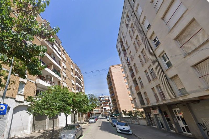 Vista exterior de Pis en venda en Salt amb Terrassa