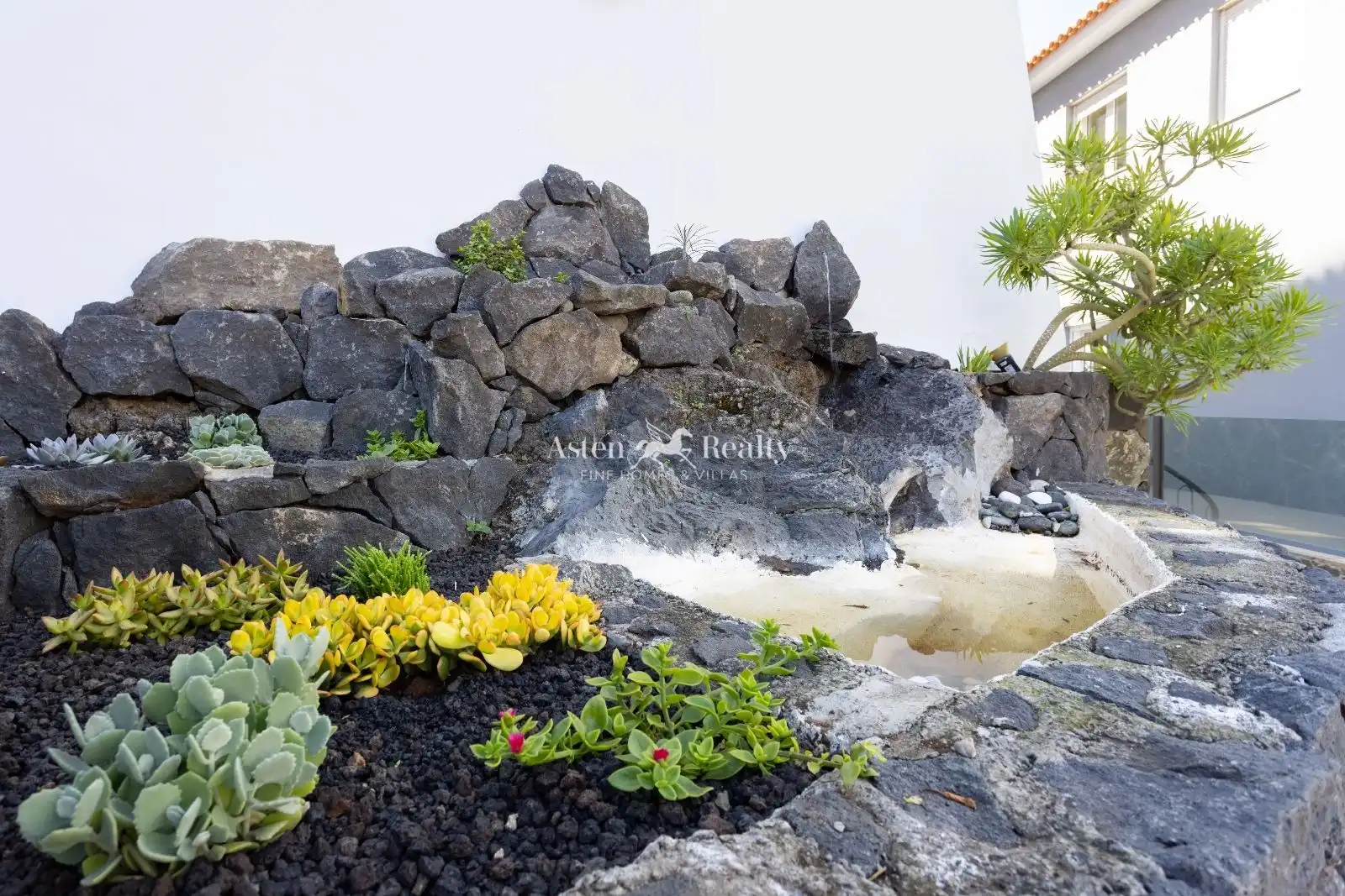 Houses for sale in De La Lancha, Playa Jardín