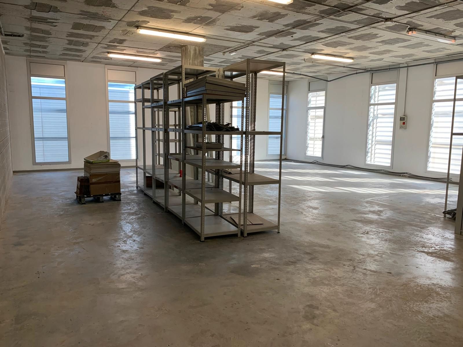 Nau industrial en venda en L'Hospitalet de Llobregat amb Alarma