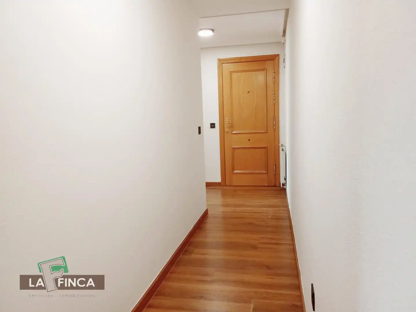 Pis en venda en Oviedo  amb Calefacció, Parquet i Terrassa