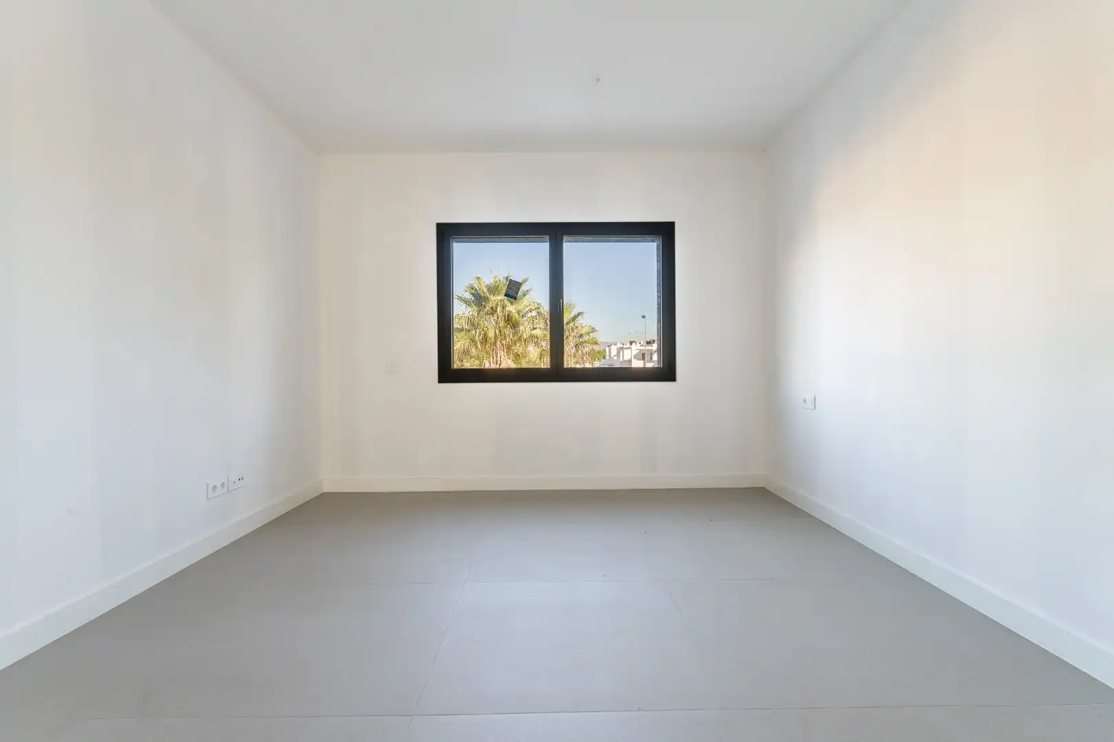 Habitación de Casa adosada en venta en Cambrils con Jardín privado, Piscina y Domótica