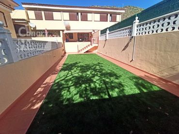 Casa a schiera con giardino in vendita a Calle Cardon