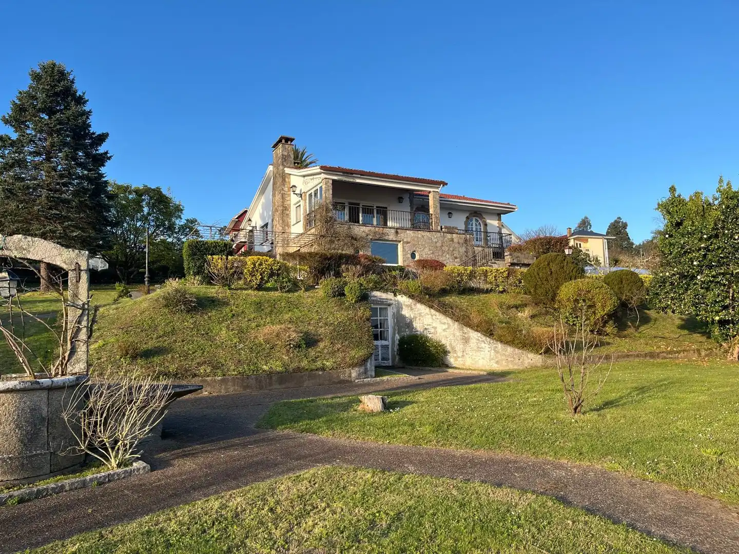 Vista exterior de Casa o xalet en venda en Cabanas amb Calefacció, Jardí privat i Parquet
