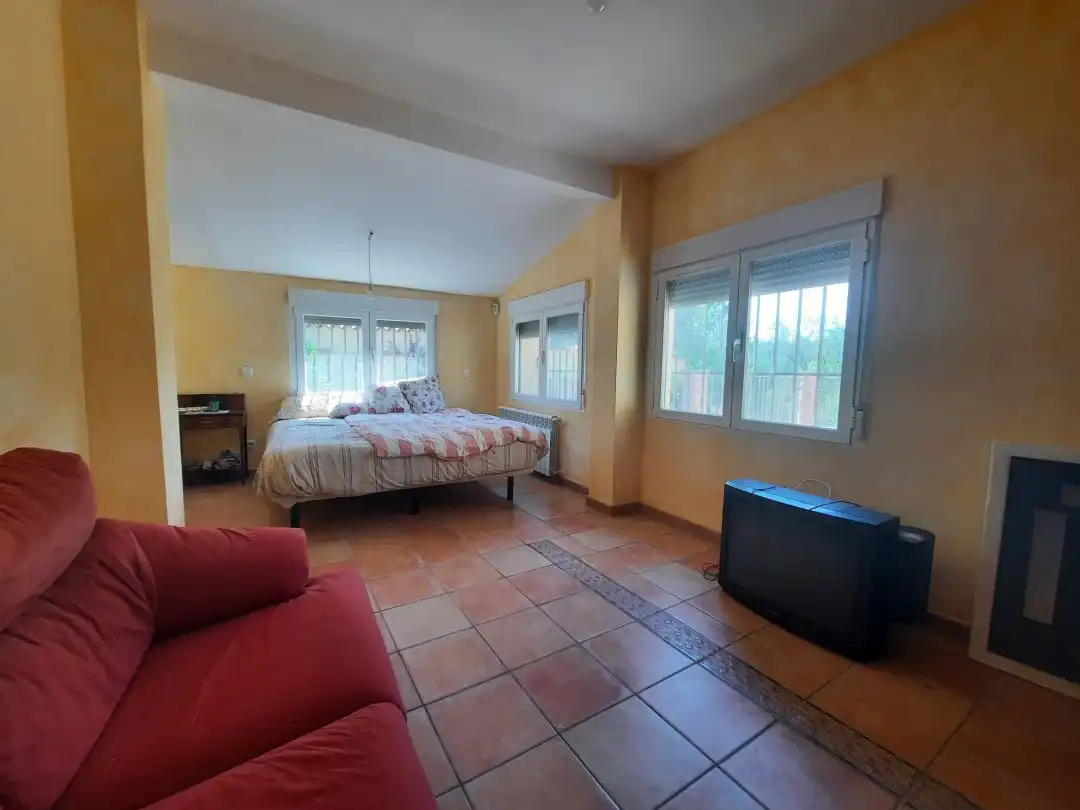 Habitación de Casa o chalet en venta en Escalona con Calefacción, Jardín privado y Terraza