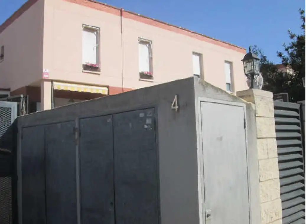 Vista exterior de Casa adosada en venda en Tarragona