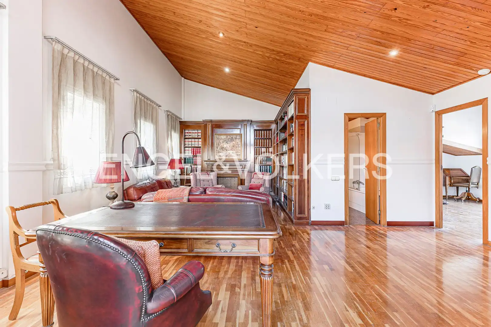 Living room of Detached homes for sale in Sant Cugat del Vallès  with Air Conditioner, Heating and Private garden