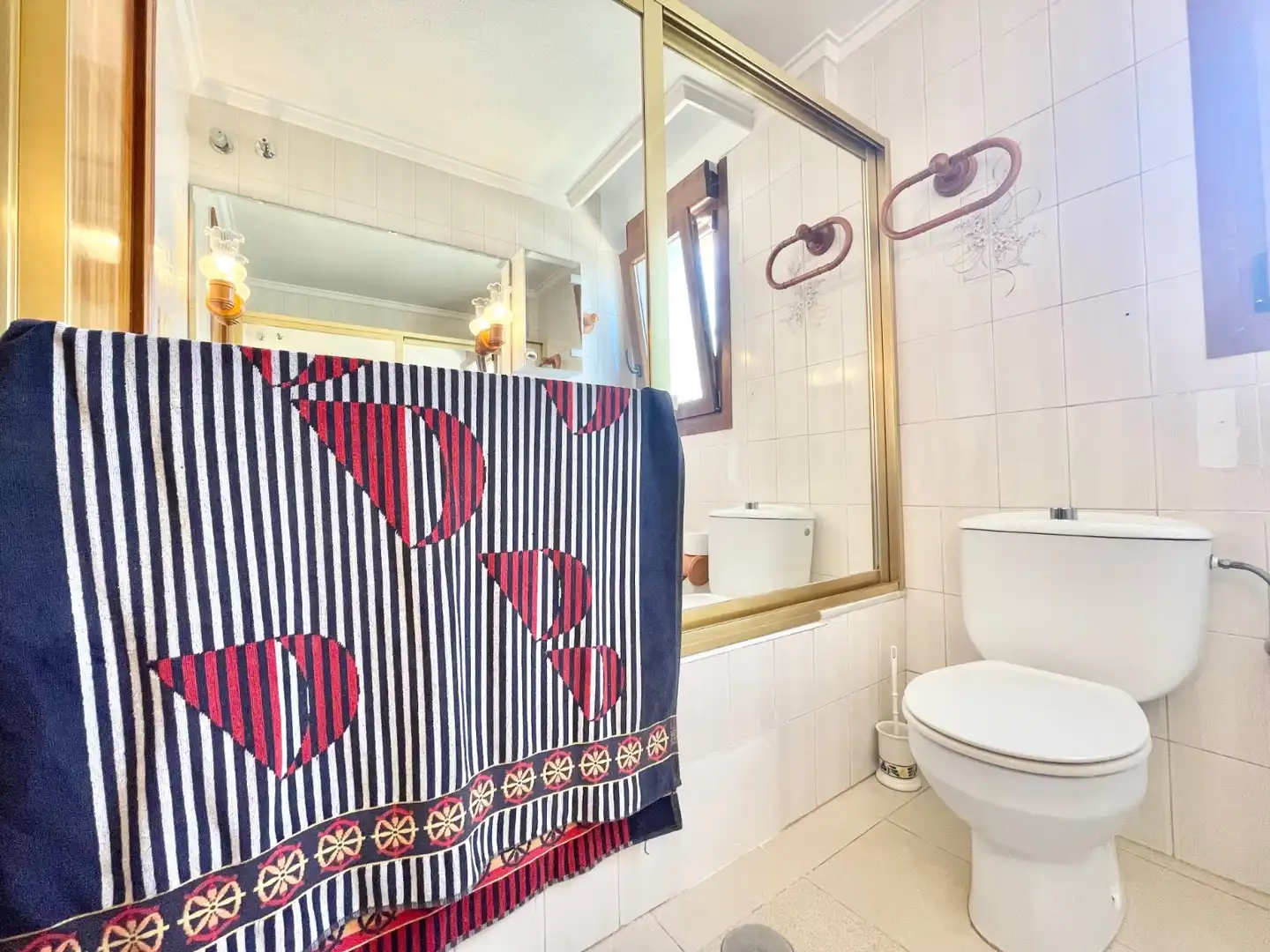 Badezimmer von Erdgeschoss zur Miete in Torrevieja mit Klimaanlage, Heizung und Terrasse