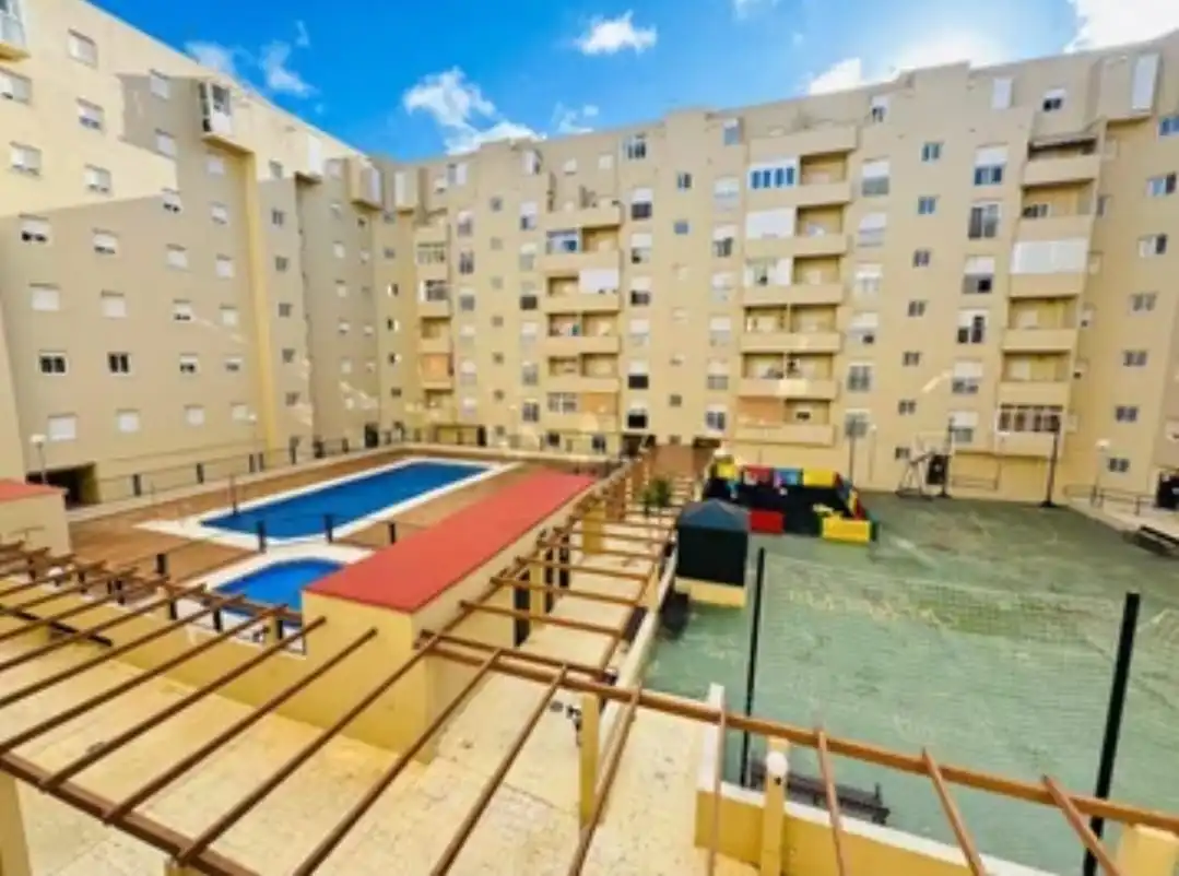 Vista exterior de Piso en venta en Algeciras con Trastero