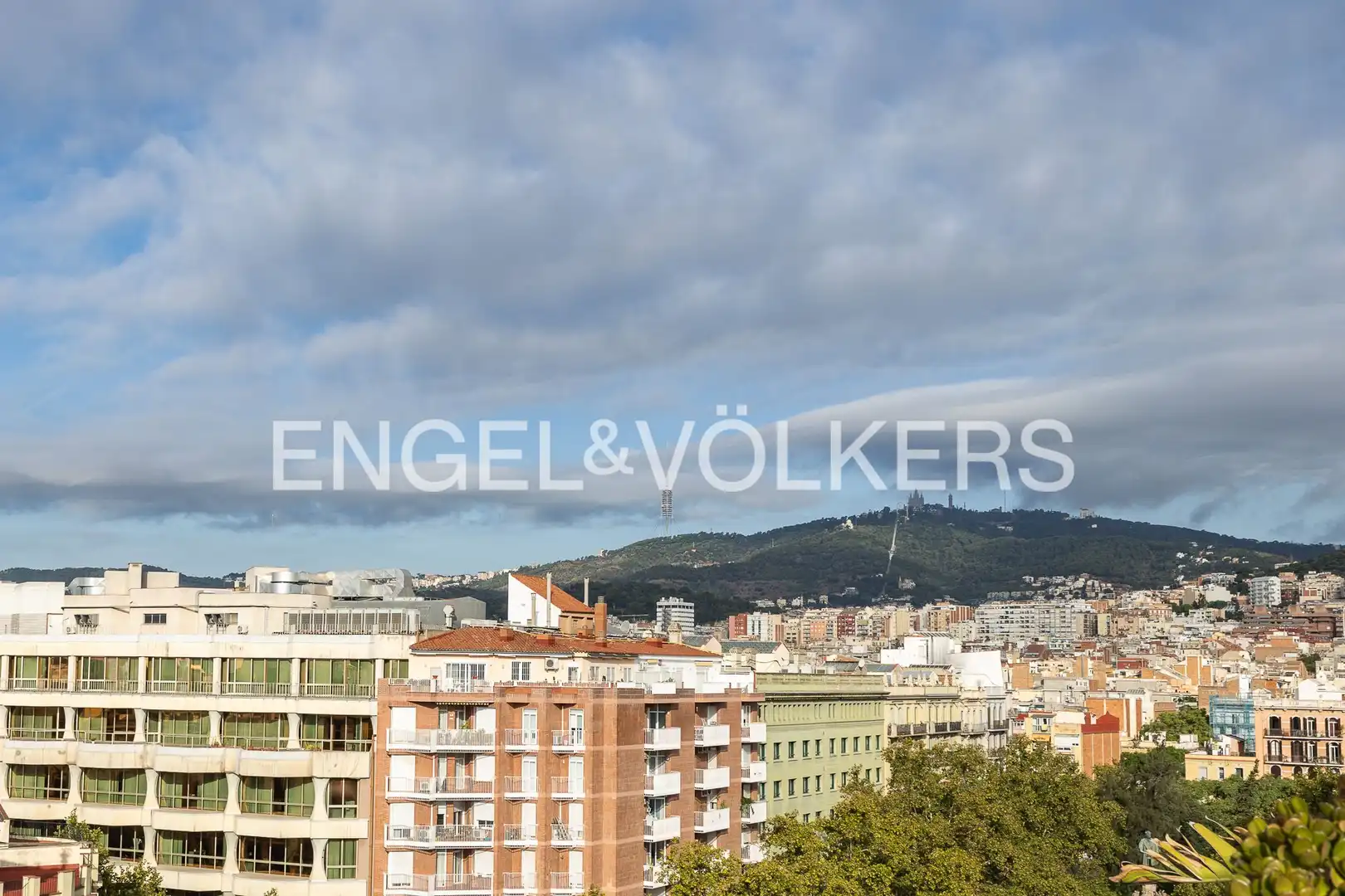 Vista exterior de Ático en venta en Gràcia