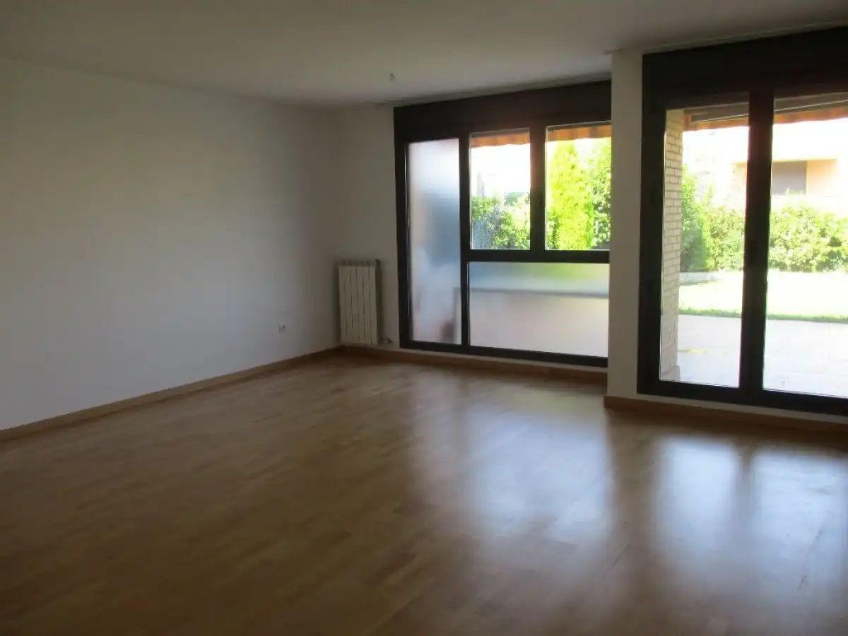Sala de estar de Casa adosada en venta en Cuarte de Huerva con Aire acondicionado, Calefacción y Jardín privado