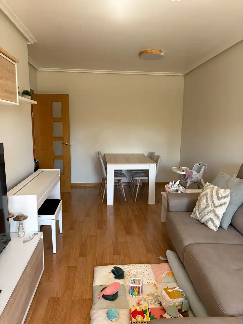 Piso con ascensor en venta en Trobajo del Camino, imagen 3