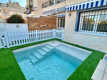 Reihenhaus mit Pool zum Verkauf in El Mojón