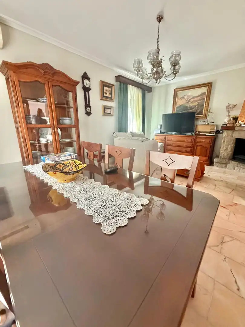 Menjador de Casa o xalet en venda en Peñamefecit - Avda Barcelona