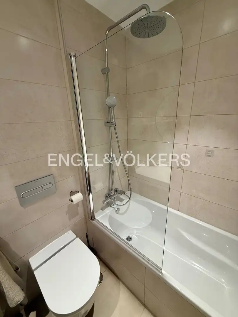 Bathroom of Flat for rent in Madrid  with Air Conditioner, Heating and Terrace