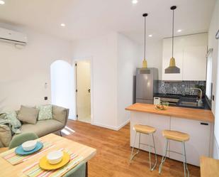 Cuina de Apartament per a compartir en  Barcelona Capital amb Aire condicionat i Terrassa