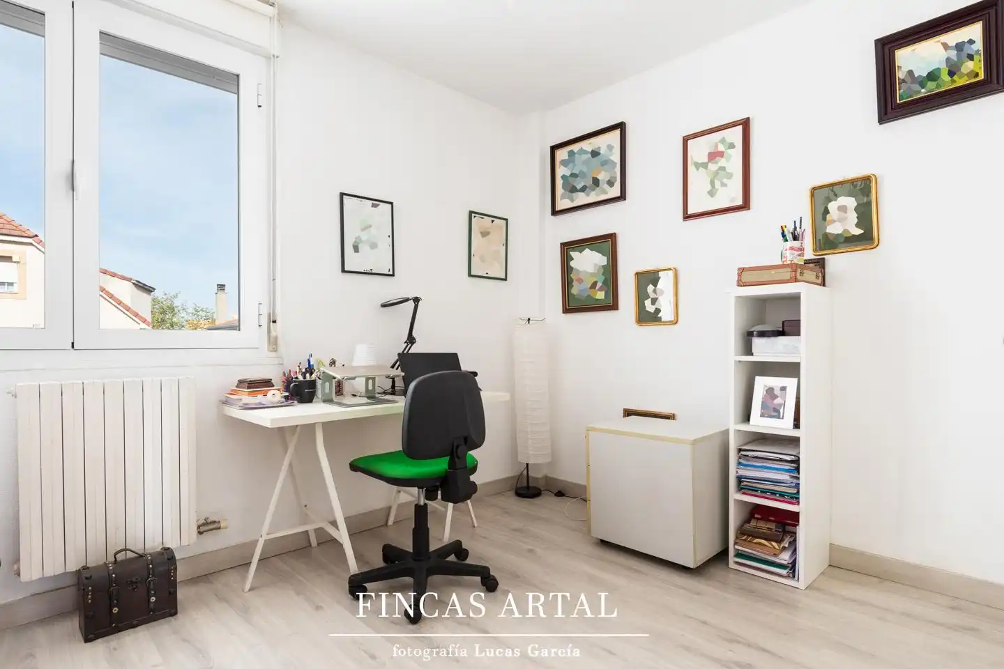 Living room of Houses for sale in Zaragoza  with Air Conditioner, Heating and Private garden