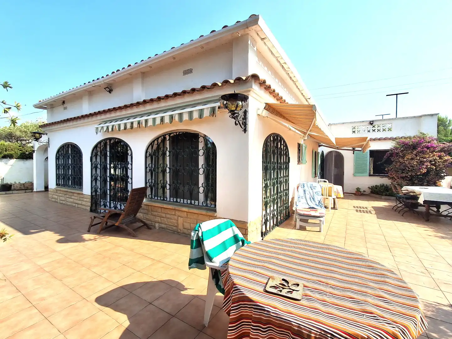 Terrassa de Casa o xalet en venda en Mont-roig del Camp amb Aire condicionat, Jardí privat i Terrassa