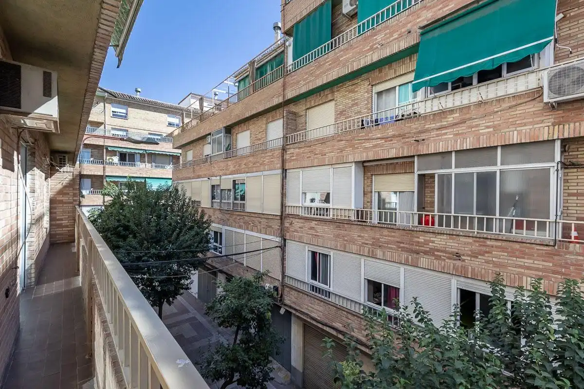 Flat with lift to rent in Beiro, imagen 5