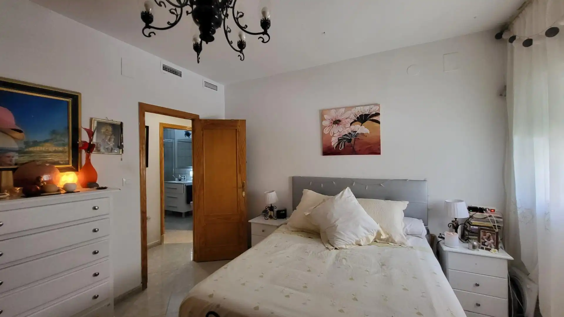 Habitación de Apartamento en venta en Marbella con Aire acondicionado, Calefacción y Trastero