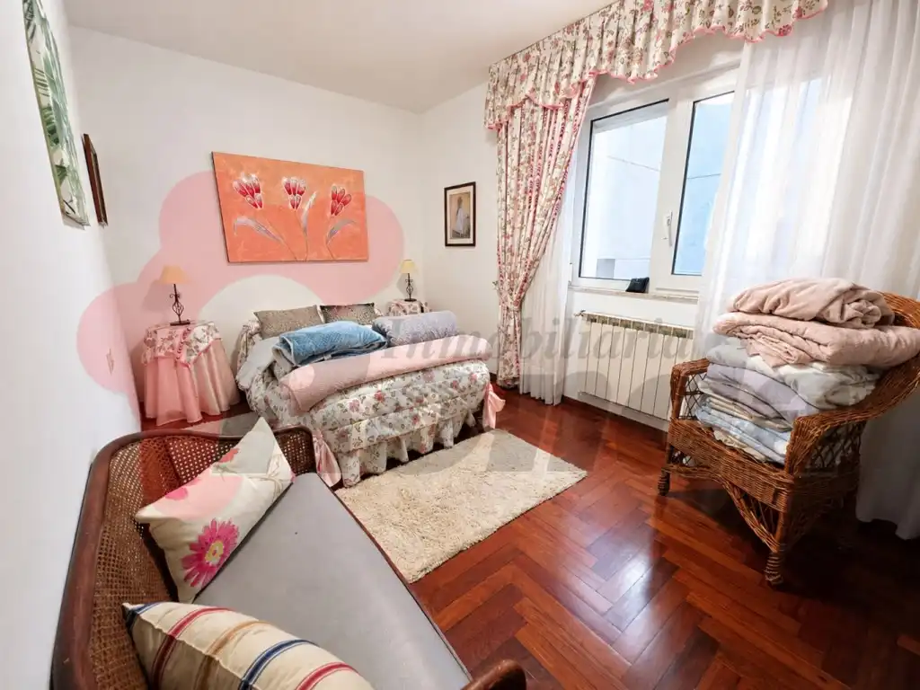 Schlafzimmer von Wohnung zum Verkauf in Lugo mit Möbliert
