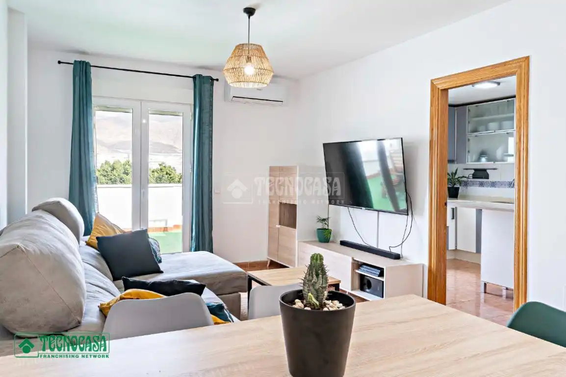 Wohnzimmer von Dachboden zum Verkauf in El Ejido mit Klimaanlage, Heizung und Terrasse