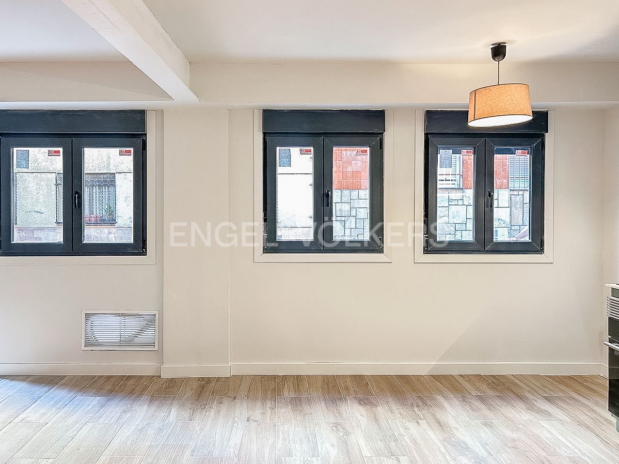 Apartment for sale in  Barcelona Capital  with Heating