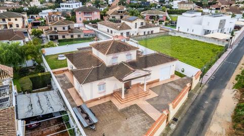 Foto 4 de Casa o xalet en venda a Calle de Ruiz Gijón, Las Almenas, Tomares