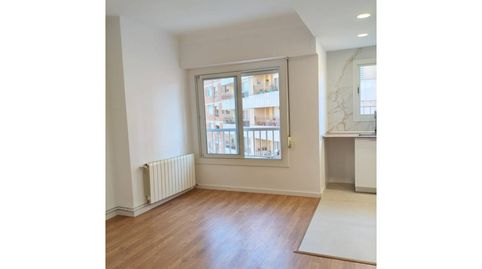 Foto 2 de Piso en venta en Calle Poetessa Caparà, Sant Pere Nord, Terrassa
