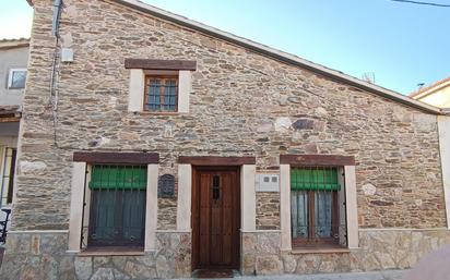 Vista exterior de Finca rústica en venda en Migueláñez amb Calefacció