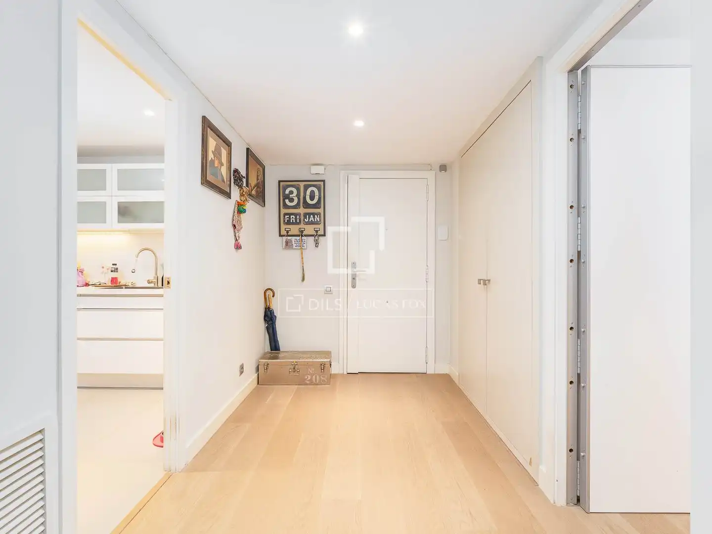 Wohnung zum Verkauf in Barcelona mit Klimaanlage, Heizung und Terrasse