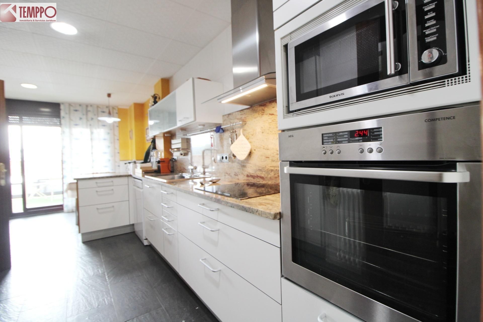 Cuina de Casa o xalet en venda en El Vendrell amb Aire condicionat, Calefacció i Jardí privat