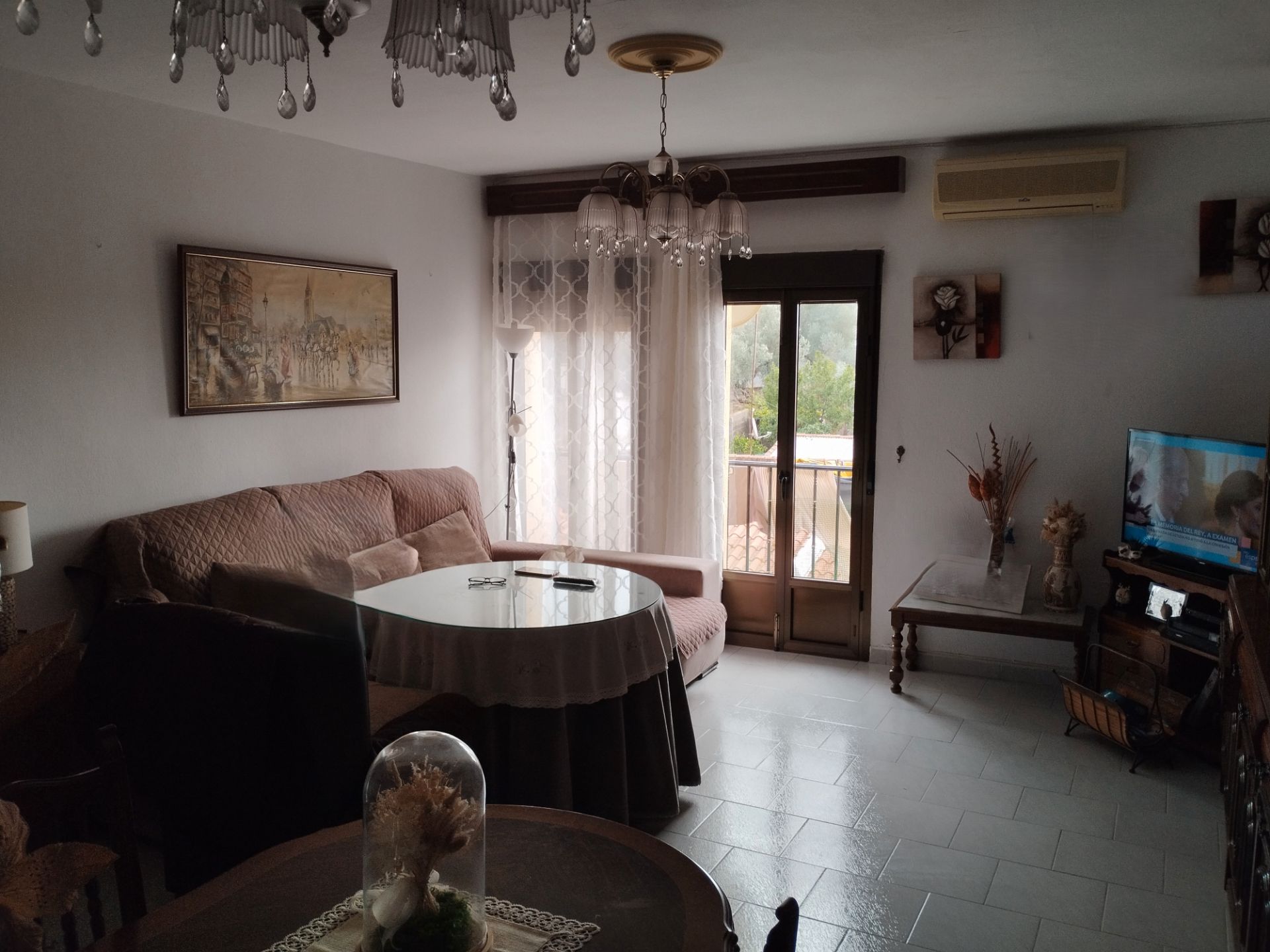 Sala d'estar de Pis en venda en Villanueva del Fresno amb Aire condicionat, Traster i Balcó